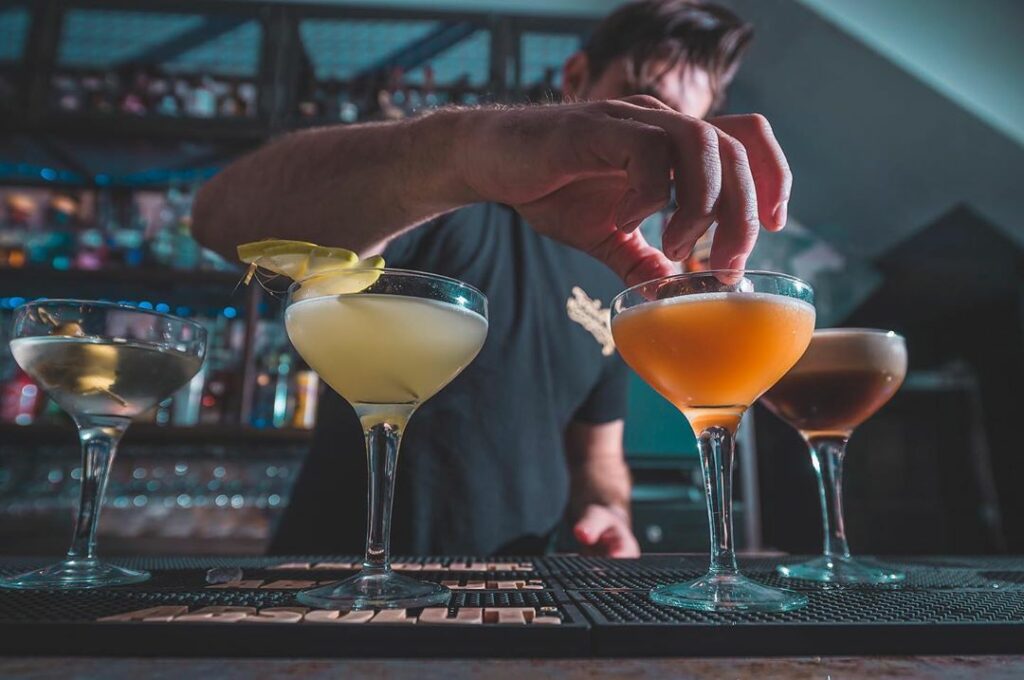 Cocktail Bar in Wimbledon | Daily Happy Hours | Tequila Mockingbird